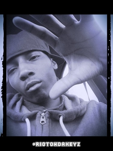 Producer / #teamgrindhard / #teamfollowback / #ResBoyz / #PiffSquad / #CrimeScene... Just Know Life Isn't Fair But I Never Fight Fair.
