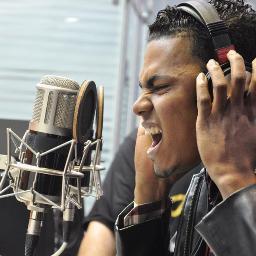 Olá galera gosto de conhecer novos amigos e preservo os que já tenho, sou vocalista e guitarrista do Ministério LIVRE seja bem vindo ao meu Twitter, vlw ;)
