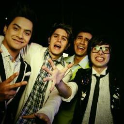 Vocês mudaram o meu mundo de uma forma que o amor não pode explicar! 
SINCE : 28/09/2010 ;)