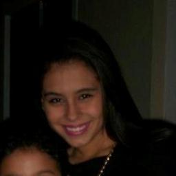 Baianinha...Amo música,dança,e varias outras coisas...Libriana,sou um pouquinho nervosa..Mas sou gente boa..