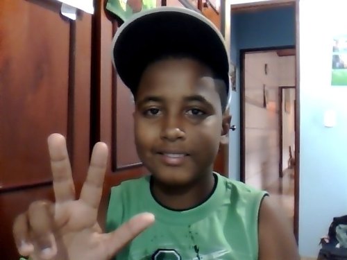 ame o que vc tem,antes q a vida lhe ensine ah amar o q vc tinha!