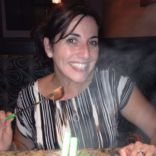 News junkie, Communications Consultant, and lover of pretty things