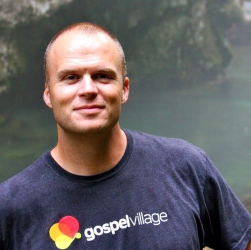 Husband to @lulujenz. Daddy of 5. Leading @grace_community @graceworshipgcc. Love #running #Chicago #MSUSpartans #Texas #adoption. #ClassicMovies. John 6:29.