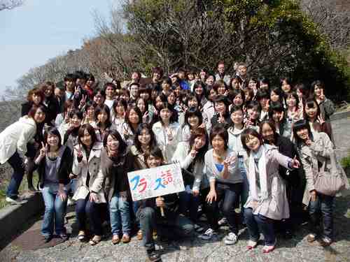 上智大学外国語学部フランス語学科（上智フラ語）の公式アカウントです！  本学科に関心ある受験生、高校生、中学生といった方々への情報発信と、現学科生・卒業生への告知が機能のメインですが、学科に関わるご質問などには可能な限りお答えします！  
学科オリジナルサイト⬇