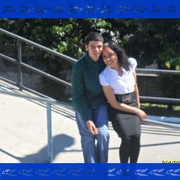 Eu acredito em amores eternos, daqueles que acompanham a gente pela vida inteira, como se tempo e amor se fundissem num só elemento, tornando-se imutáveis.