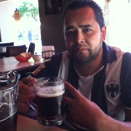 EnriquecedorMty's profile picture. Rayado,Me autopersibo cómo una deidad terrenal que vive de adoración, ofrendas y diezmo.. no seas Teofóbico- retrógrada y aporta.