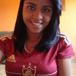 Sou tricolor de coração
Sou do clube tantas vezes campeão
Fascina pela sua disciplina
O Fluminense me domina
Eu tenho amor ao Tricolor  ♥
♫