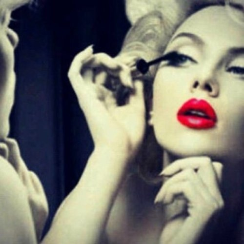  أنا أنثى متمرده متمآديةَ متميزةْ نآدرة خآرجهْ عن قآنونّ الكلٌ ..مټڎۆڨھ ڵـڵـڜعڑ