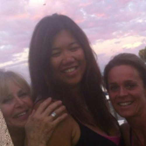 from Hawaii, mortgage broker, food, red wine, coffee and good friends!!