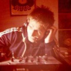 DJ /Promoter at Beartown Soul & Silktown Soul Unltd. Guest DJing at Allnighters/ Northern Soul events in Staffs/Cheshire 
https://t.co/zkARmoAS11