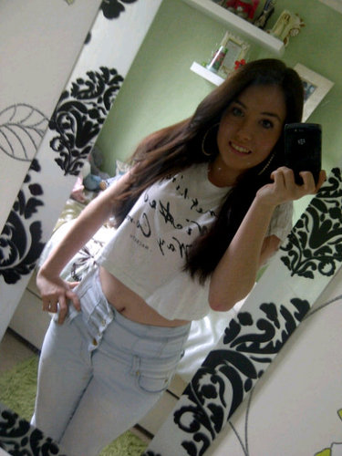 Don't let the sadness of your past and the fear of your future ruin the happiness of your present :')