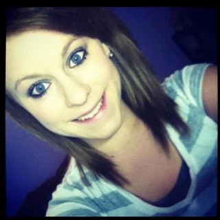 Names Ellen Hodge(: Ima Junior at ACHS. I have an amazing boyfriend3