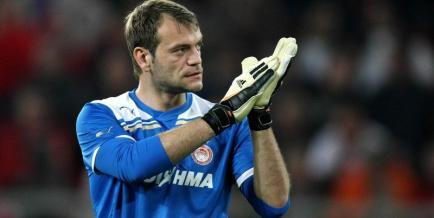 Roy Eric Carroll GK playing for Olympiacos Piraeus and Northern Ireland national team.noOfficial account.
http://t.co/fsKYsjGM4q