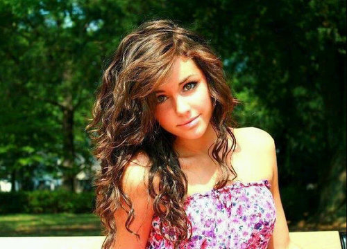 I'm 14. 1D and Ariana Grande3 You can tweet me, I'm not shy. I want to make Earth a better place to live for us. Love me, I'll love you back :D