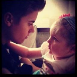 heyy!!i am 15 years old!i love Justin Drew Bieber and of course 1D!