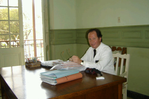 FlyMetopera's profile picture. Medico y musico