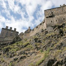 Need a hotel in Edinburgh? Contact us now for free and local advice and support.