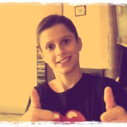 hello j'adore cauet, les one direction, secret story, bcc,mama konacri,selena gomez!!...
Futur mannequin ou acteur followez moi et aussi je suis marrant wiiiii