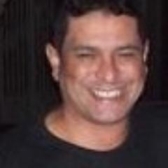 Casado, pai de 3 lindos filhos.