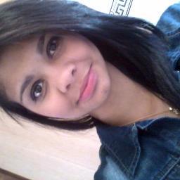 Quando me ver, só vai me ver sorrindo.