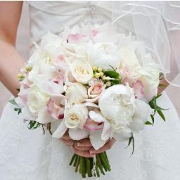 Funky Florists : Wedding Florists and Flower Arrangers in Derby. Member of the Wedding Professionals Network