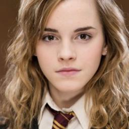 Estudiante sobresaliente de la casa Griffindor. Es Levioooosa, no leviosá. Esposa de Ron Weasly.