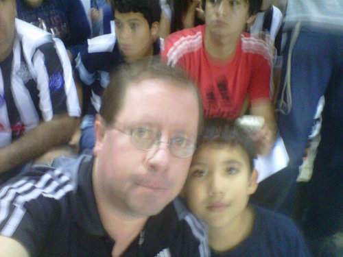 Liberteño de corazón, creyente no practicante, amo a mi familia, y gracias a Dios tengo un buen trabajo y me gusta lo que hago.