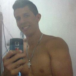 minha idade 17 anos, solteiro, olhos verdes, preferências de mulheres qualquer uma !!! *_*
me segue vlw
