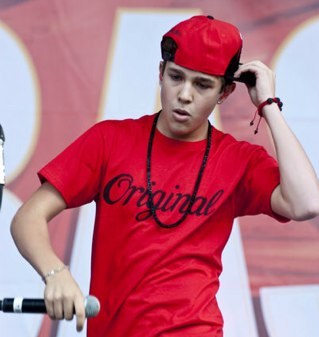 I'm Jared I'm 16 i have a twin named Brice,I have a thing for music,and video games.*single*