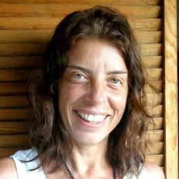 Escritora y conferenciante internacional.
Autora de