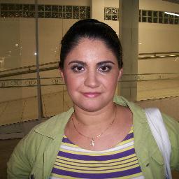 Formada em Enfermagem (2007), e capacitada como Doula (2010) tornei-me Instrutora de Shantala em 2012. Faço parte do projeto CineMaterna desde 2011.
