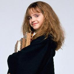 carol_lufa's profile picture. Uma estudante de Hogwarts, da casa LufaLufa, ama ler, escrever e estudar, deve ir bem nos NOM's que estão por vir (faltam anos !). E que a magia nunca acabe