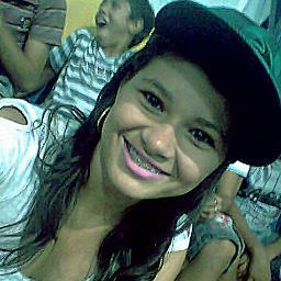 Paraibana ;* Estudante ; 15 anos; Solteira; São Paulina ; Teimosa; Sentimental; &  Simpática pra os que me conheçe .
