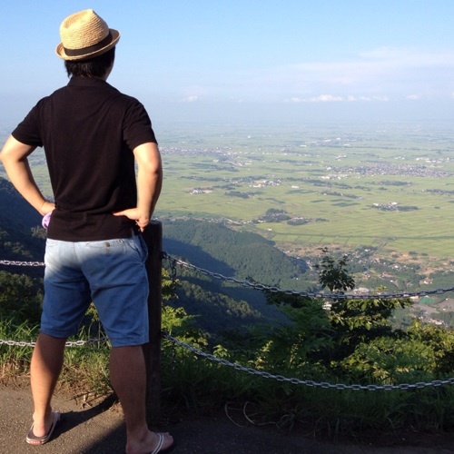 新潟人です。東京という町に住んでます。 2012年９月にちっちぇ〜会社をたてて、アプリとか作ってます。 あ〜あ。なんでも１０円で買えるようにならないかなぁ〜(´･_･`)