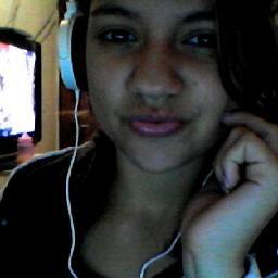 Tenho 13 anos *-* , sou Leeonina háhá (: , curto Rock (ýn , nada contra com os funkeiros (: , Skatista *-* , Seggue que tte siggo !