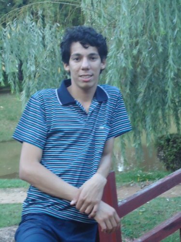 O melhor remedio q eu encontrei é RIR de tudo e todos porque chorar e se entristecer se você pode encontrar um geito de rir e se alegrar!!!