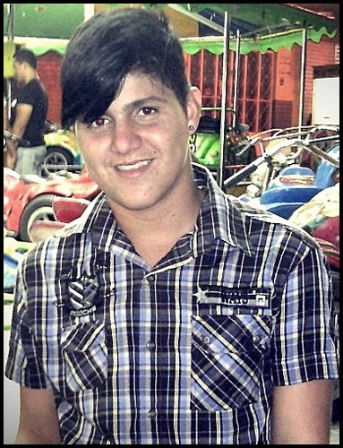 Prazer:BrunoSilva||15 Aninhoos||Libriano||Legal||Chatoo||Sinceroo|Metidoo||etc..
Quer Saber Mais So Seguir!