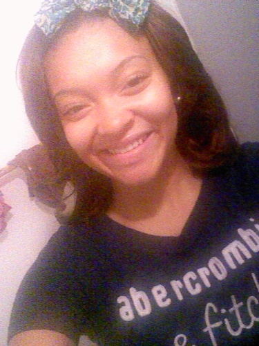 Ima girl that just wanna have fun ;)) .Beauty is skin deep ..Skip yu get money..! Faith,love && trust is what i live by #TeamGod #TeamFollowBack #TeamTaken :)