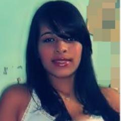 Sou complexa, sou mistura, sou mulher com cara de menina... E vice-versa. Me perco, me procuro e me acho. E quando necessário, enlouqueço e deixo rolar... Não m