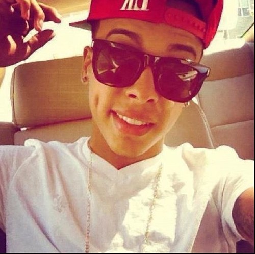 Aye , My Name's Michael James And Follow Me Yeah ? Needing More Folllowers.