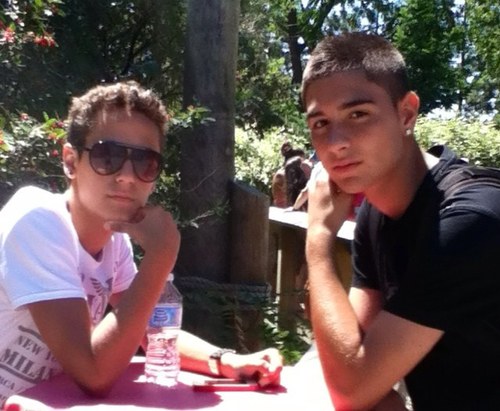 R_sNeves's profile picture. 