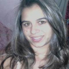 Dê seu sorriso a quem mereça, seu amor a quem te valorize, suas lágrimas a quem te acompanha, e sua vida a quem te ama.