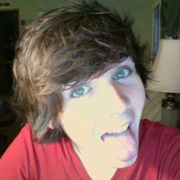 hi, i'm damon fizzy. I make videos in hopes of making ya smile :) http://t.co/QqDOhaZfZ5 http://t.co/Ly9Jjw6nAS hablo ingles y español