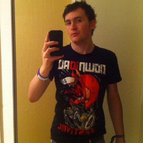 Jumby is perfect. hes funny, gorgeous and a total twat. i love him lots like jelly tots xox @coaliieA7X