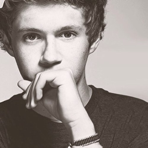 Nando's(; Niall is my baby daddy! im British❤❤ I like those 5 boys