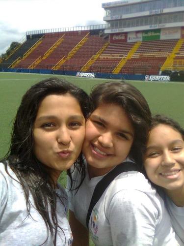 zoiii divertida,amable,rezpetuoza iiii muiii zincera.m
mmmm zoiii yop con miz amiwas