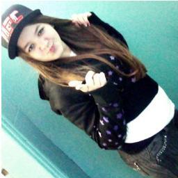 Ciúmenta, booba, orgulhosa, oq é MEU É MEU e pronto, chata, apaixonada, irritadinha , goosto? 2bjs