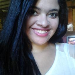 sou extrovertida muito amiga e vivo de bem com a vida.....