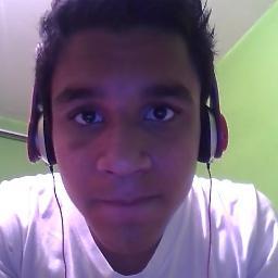 um casco,dois cascos,casco melhor,casco,proveniente do  céu anil vem o casco espinhento todo azulado, voc não gosta do Mario kart mas eu quero estar ao seu lado