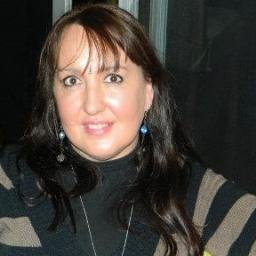 Artist/Beauty Therapist, country girl that loves city life for get aways!